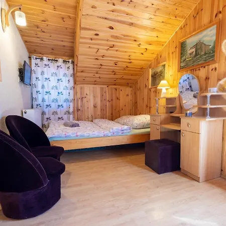 Caloroczny Jaskowa 30 Dom 4 別荘 Leleszki