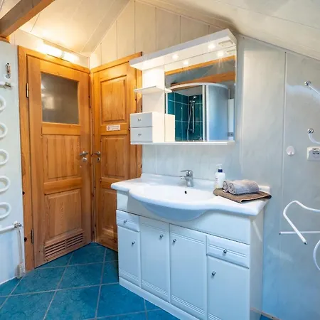 Caloroczny Jaskowa 30 Dom 4 別荘 Leleszki