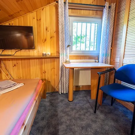 Caloroczny Jaskowa 30 Dom 4 別荘 *