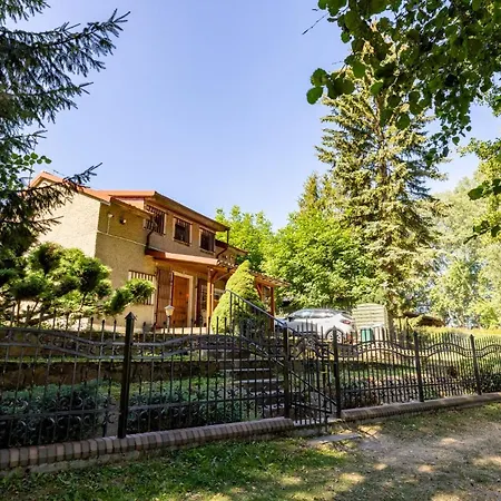 Caloroczny Jaskowa 30 Dom 4 別荘 Leleszki